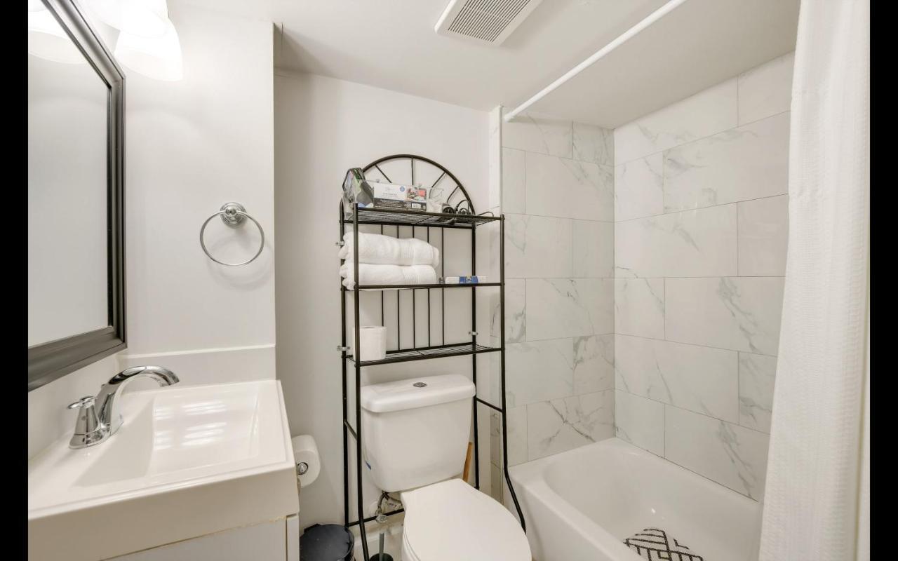 Splendid Cheerful 2-Bedroom Residential Хьяттсвилль Экстерьер фото