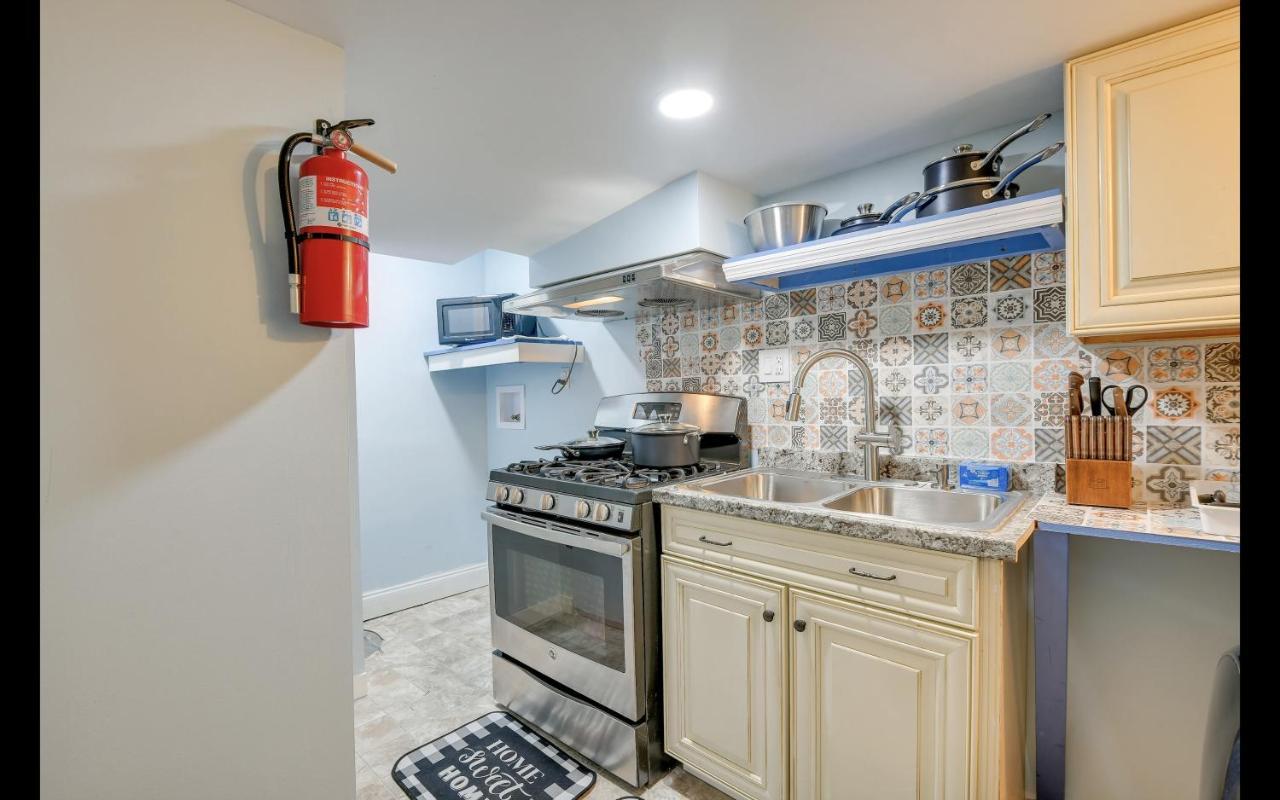 Splendid Cheerful 2-Bedroom Residential Хьяттсвилль Экстерьер фото